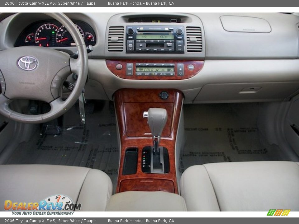 2006 Toyota Camry XLE V6 Super White / Taupe Photo #5