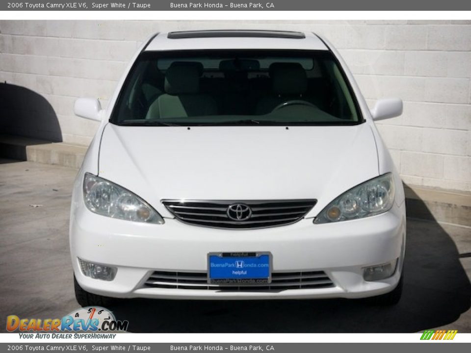 2006 Toyota Camry XLE V6 Super White / Taupe Photo #8