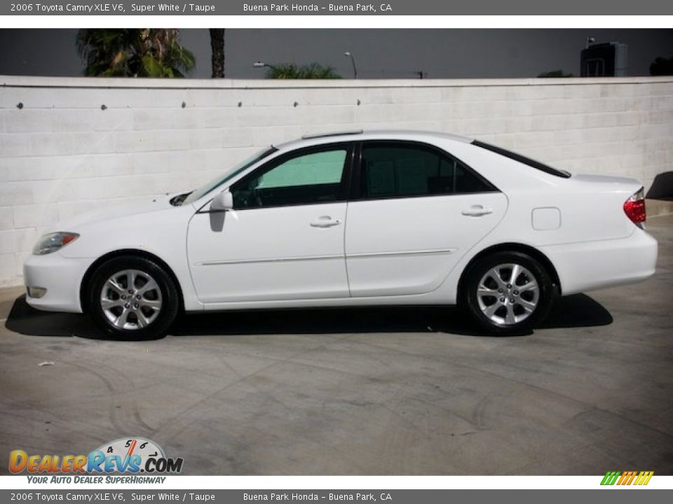 2006 Toyota Camry XLE V6 Super White / Taupe Photo #10