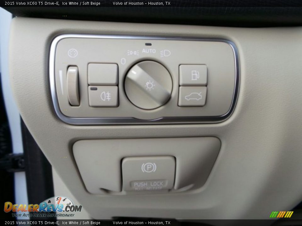 2015 Volvo XC60 T5 Drive-E Ice White / Soft Beige Photo #21
