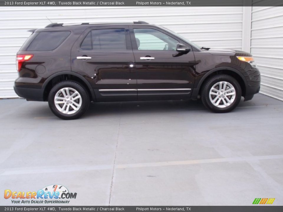2013 Ford Explorer XLT 4WD Tuxedo Black Metallic / Charcoal Black Photo #3