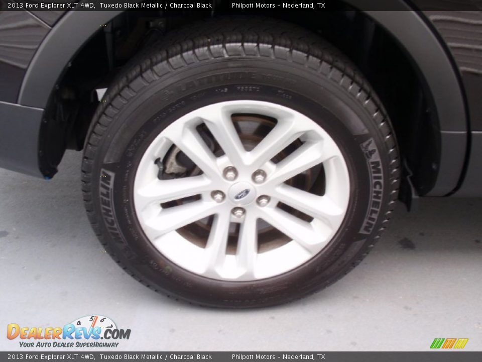 2013 Ford Explorer XLT 4WD Tuxedo Black Metallic / Charcoal Black Photo #15