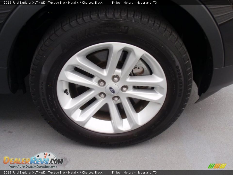 2013 Ford Explorer XLT 4WD Tuxedo Black Metallic / Charcoal Black Photo #16