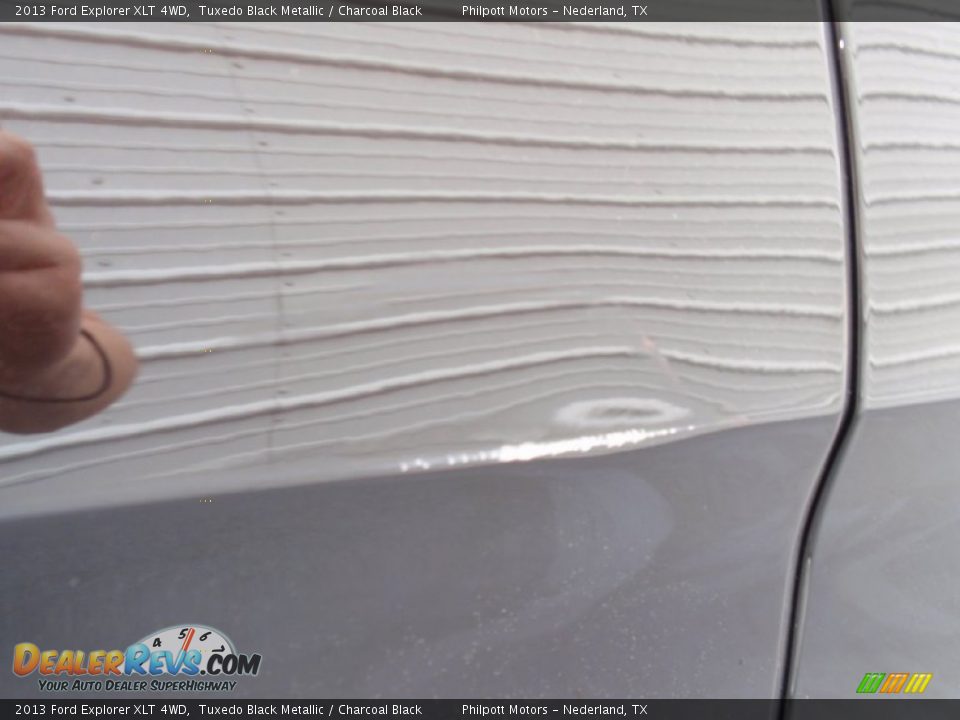 2013 Ford Explorer XLT 4WD Tuxedo Black Metallic / Charcoal Black Photo #18