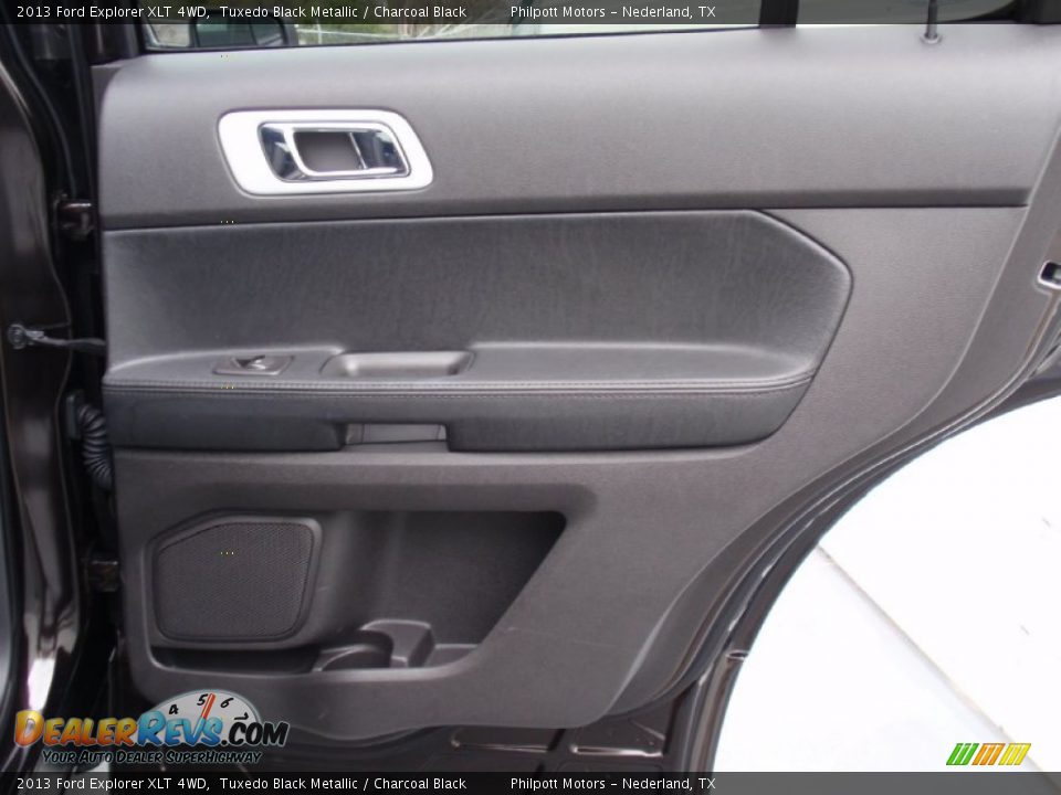 2013 Ford Explorer XLT 4WD Tuxedo Black Metallic / Charcoal Black Photo #28