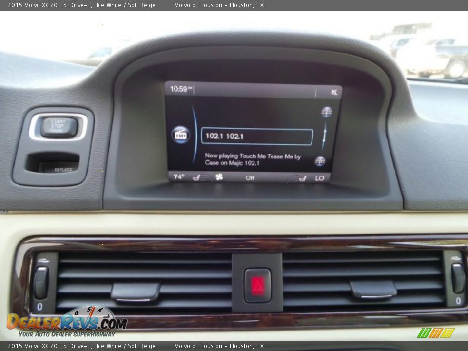 Controls of 2015 Volvo XC70 T5 Drive-E Photo #16