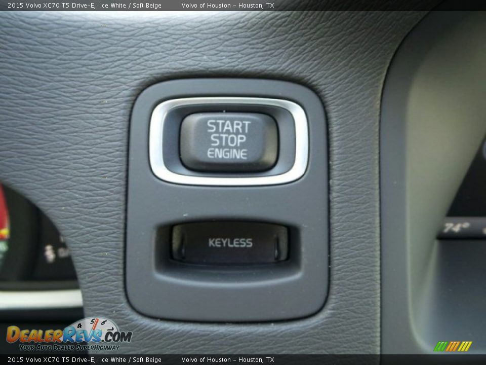 Controls of 2015 Volvo XC70 T5 Drive-E Photo #17