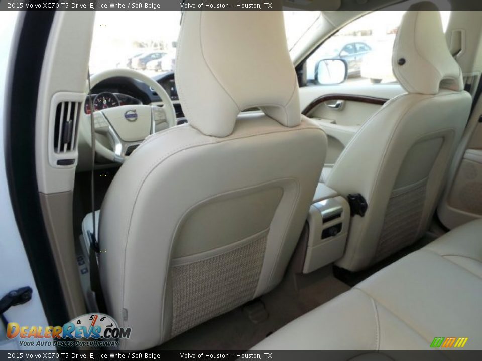 Rear Seat of 2015 Volvo XC70 T5 Drive-E Photo #22