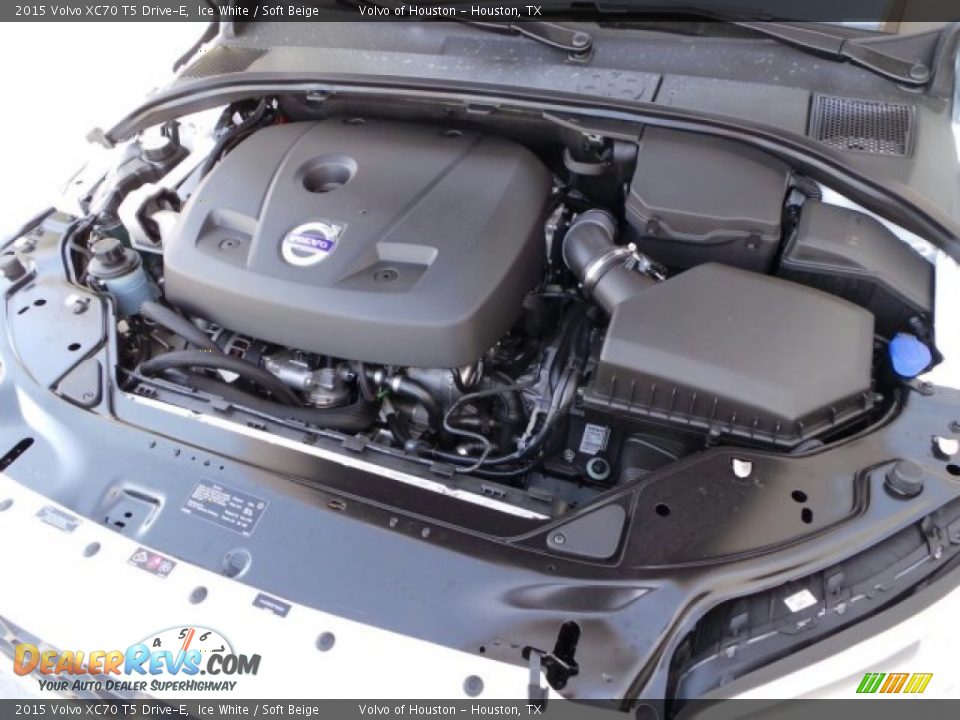 2015 Volvo XC70 T5 Drive-E 2.0 Liter DI Turbocharged DOHC 16-Valve VVT Drive-E 4 Cylinder Engine Photo #30