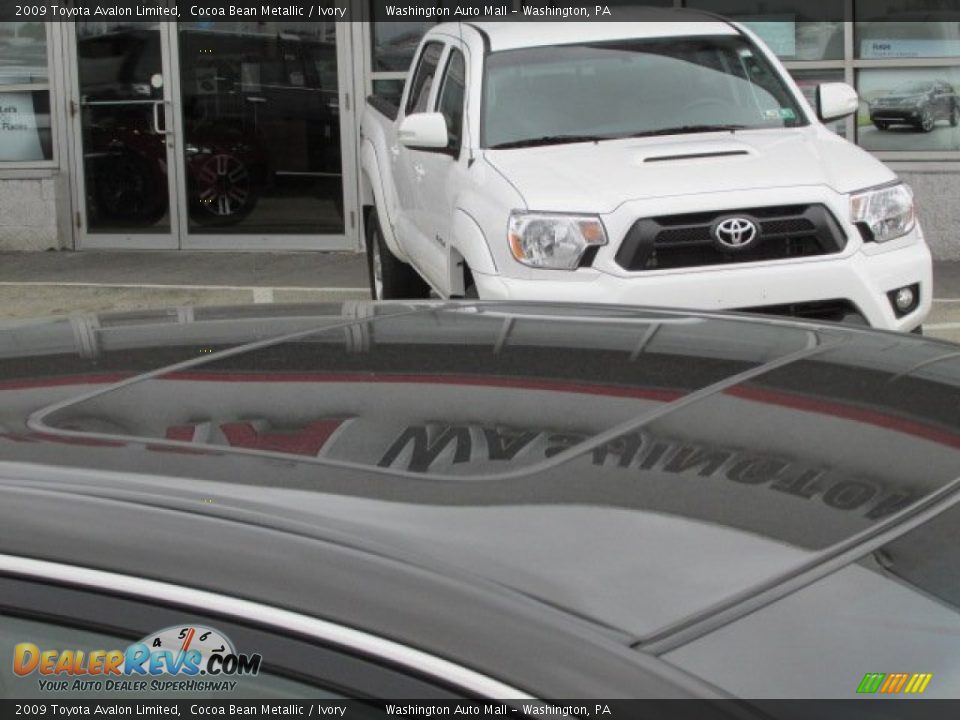 2009 Toyota Avalon Limited Cocoa Bean Metallic / Ivory Photo #4