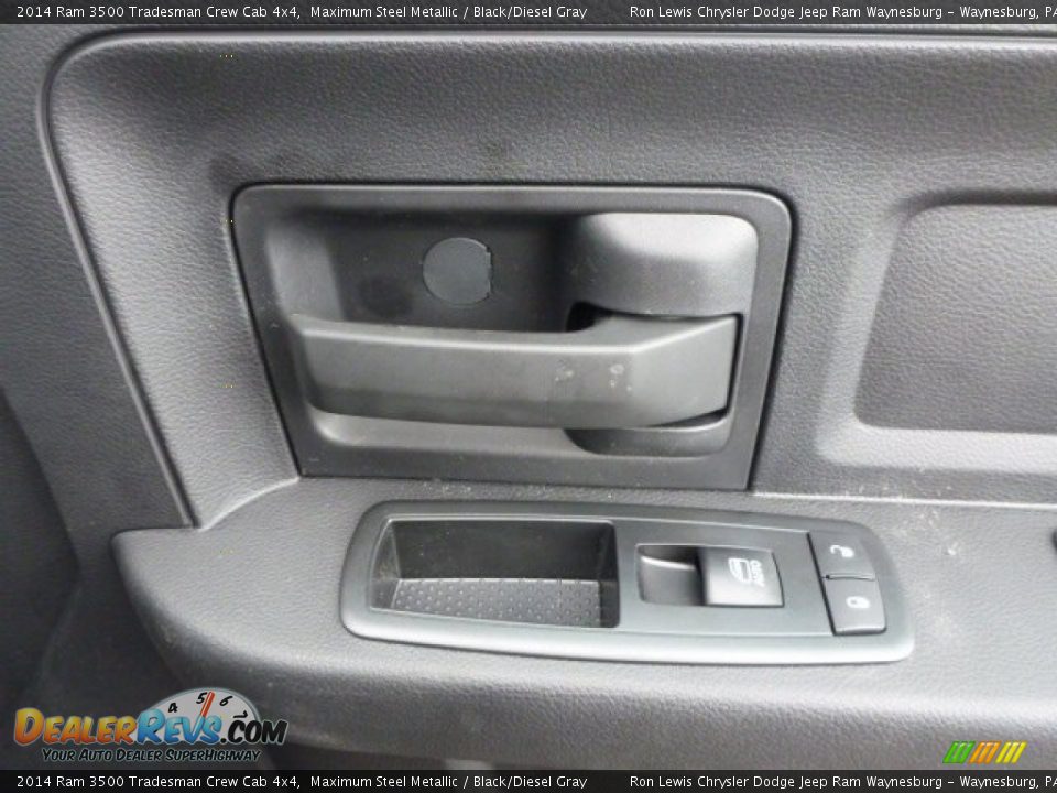 2014 Ram 3500 Tradesman Crew Cab 4x4 Maximum Steel Metallic / Black/Diesel Gray Photo #8