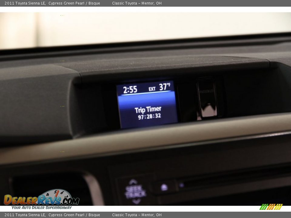 2011 Toyota Sienna LE Cypress Green Pearl / Bisque Photo #15