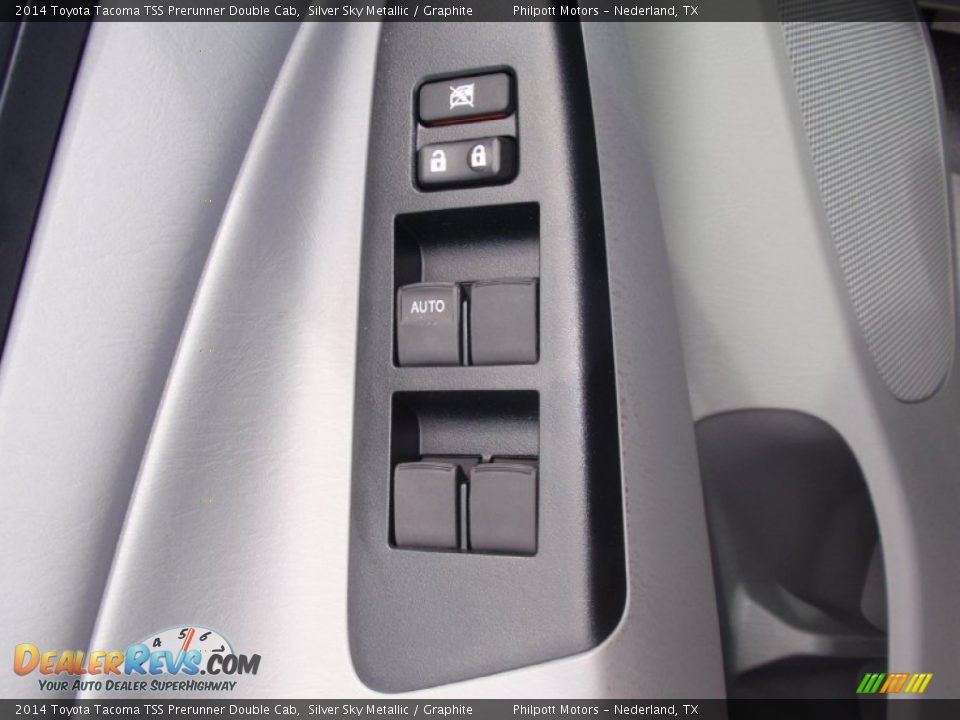 Controls of 2014 Toyota Tacoma TSS Prerunner Double Cab Photo #24