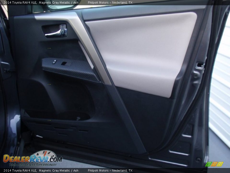 2014 Toyota RAV4 XLE Magnetic Gray Metallic / Ash Photo #17
