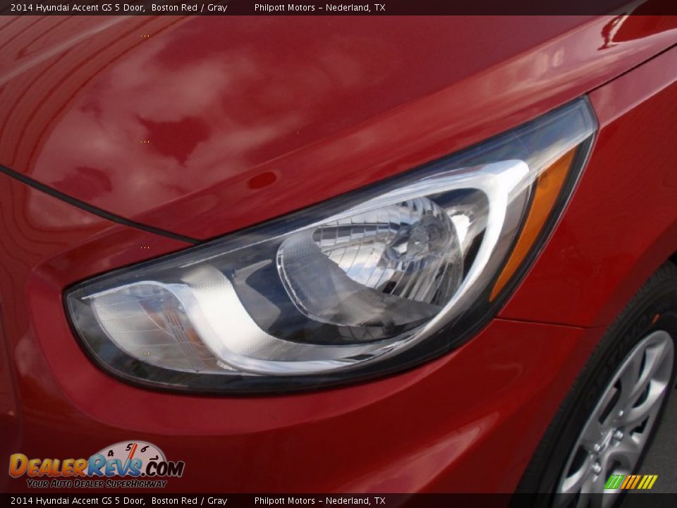 2014 Hyundai Accent GS 5 Door Boston Red / Gray Photo #9