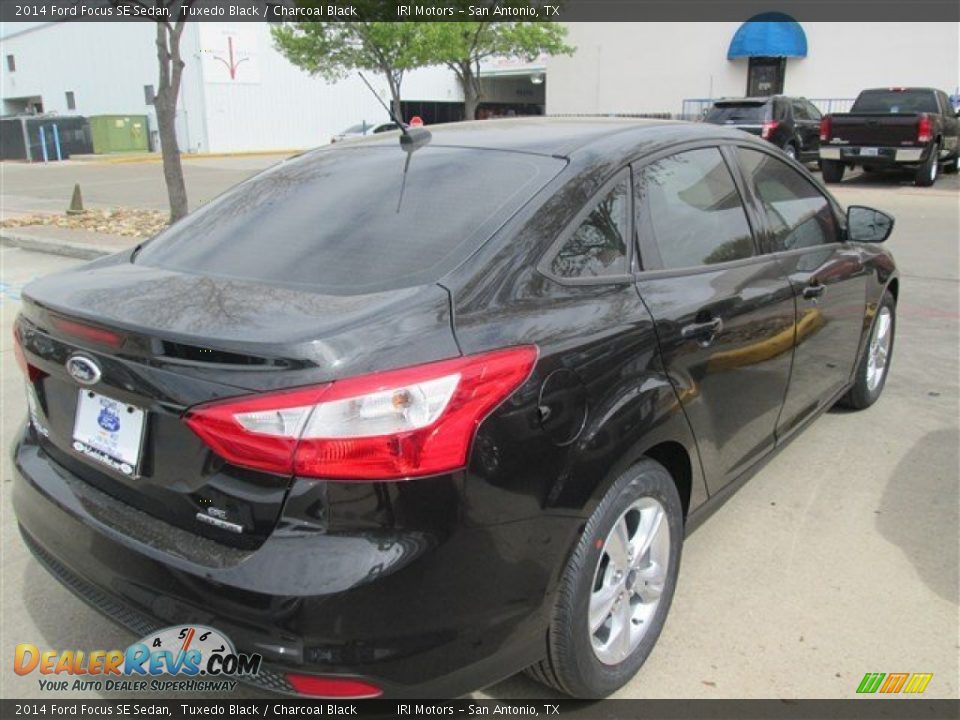 2014 Ford Focus SE Sedan Tuxedo Black / Charcoal Black Photo #4
