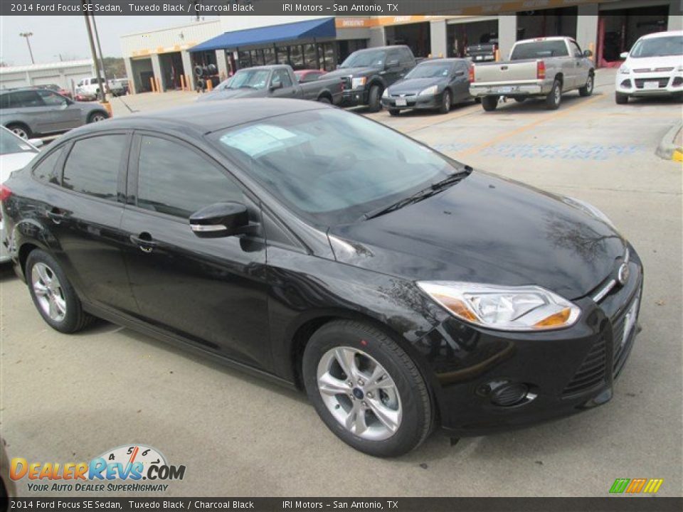 2014 Ford Focus SE Sedan Tuxedo Black / Charcoal Black Photo #5