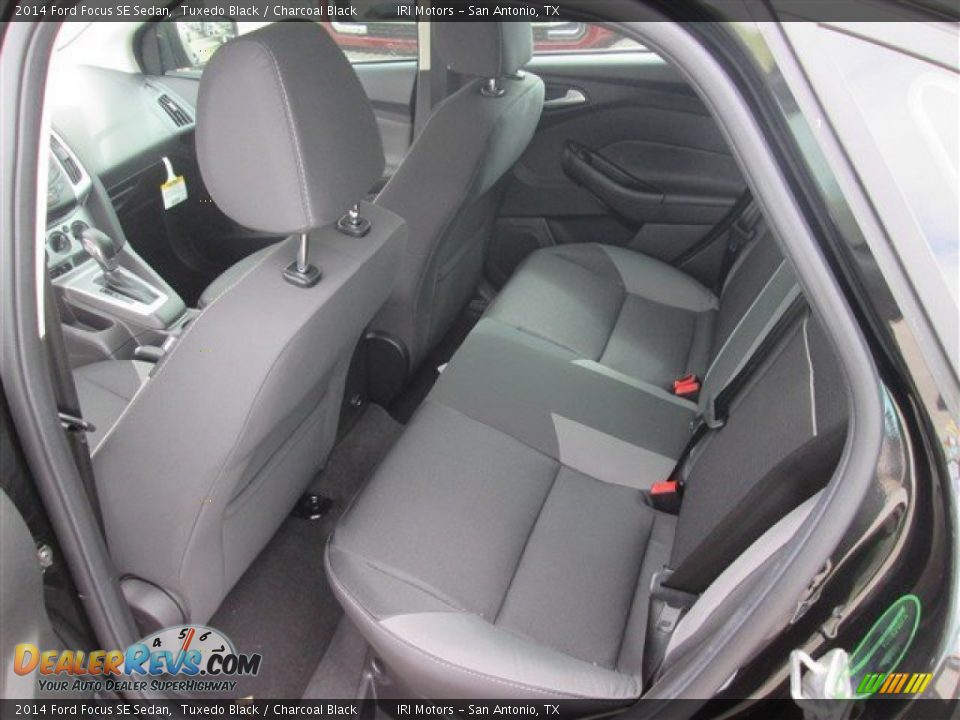 2014 Ford Focus SE Sedan Tuxedo Black / Charcoal Black Photo #7