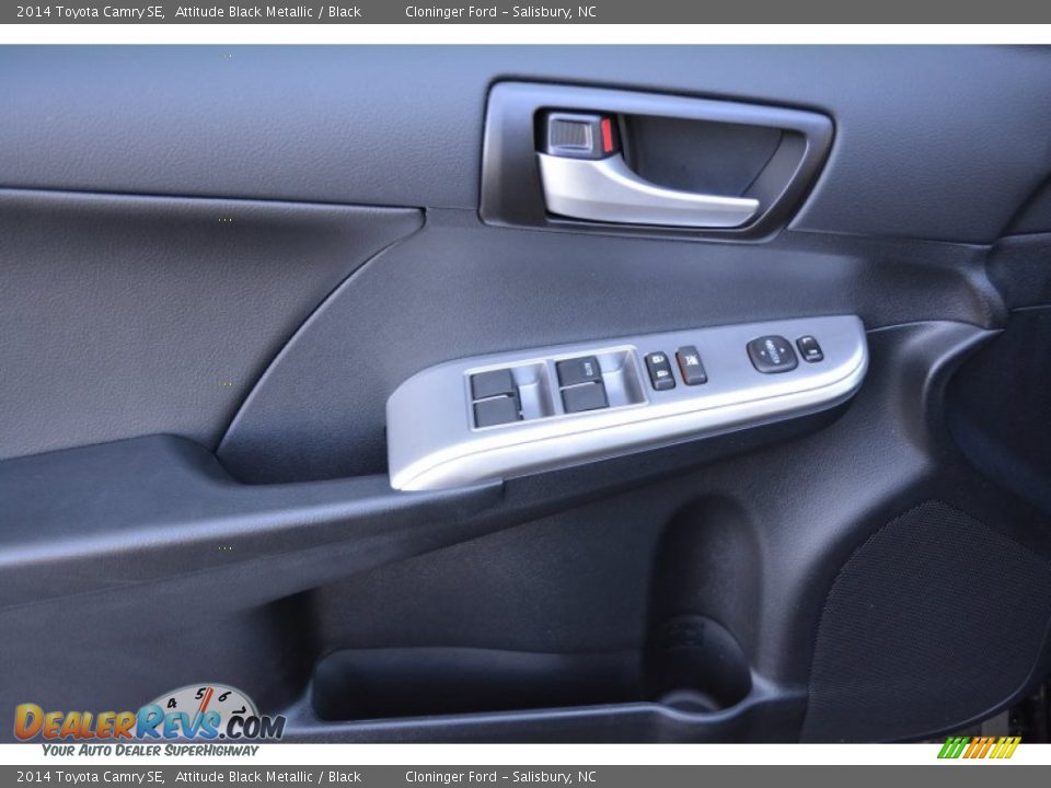 2014 Toyota Camry SE Attitude Black Metallic / Black Photo #5