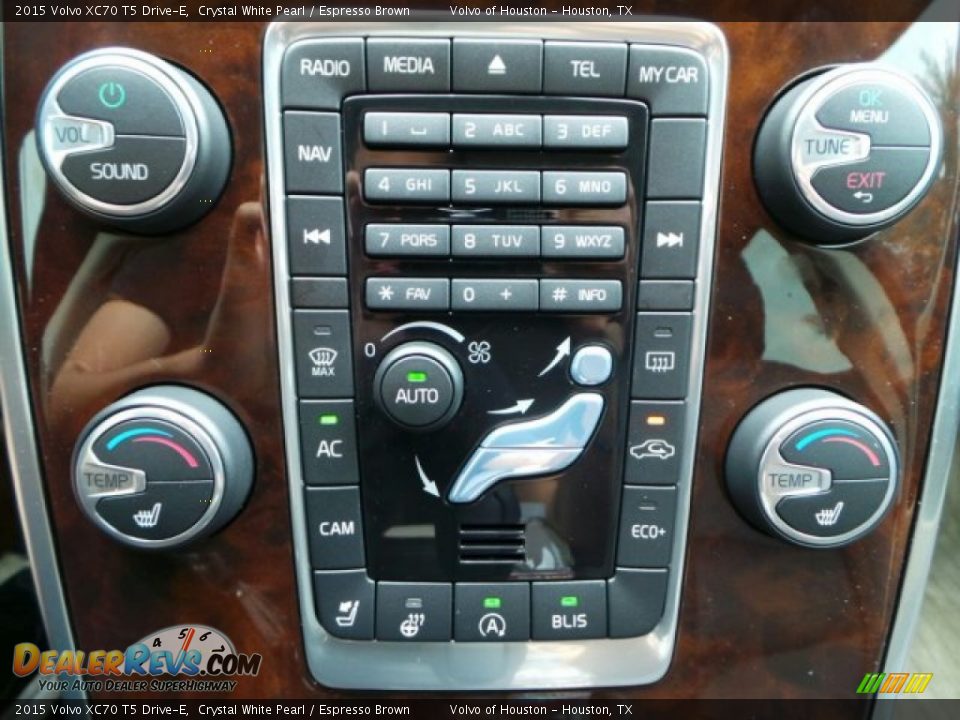 Controls of 2015 Volvo XC70 T5 Drive-E Photo #21