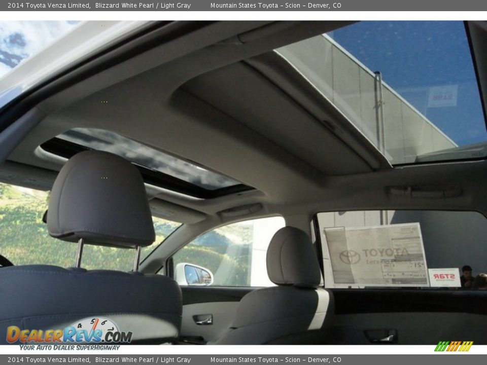 Sunroof of 2014 Toyota Venza Limited Photo #8