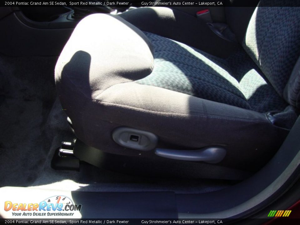 2004 Pontiac Grand Am SE Sedan Sport Red Metallic / Dark Pewter Photo #19