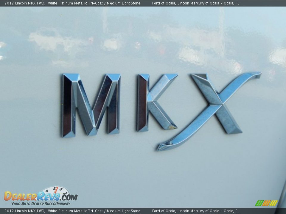 2012 Lincoln MKX FWD White Platinum Metallic Tri-Coat / Medium Light Stone Photo #8