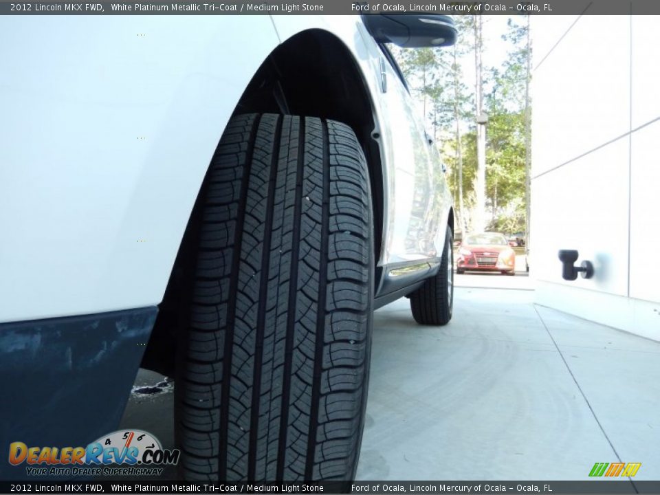 2012 Lincoln MKX FWD White Platinum Metallic Tri-Coat / Medium Light Stone Photo #10