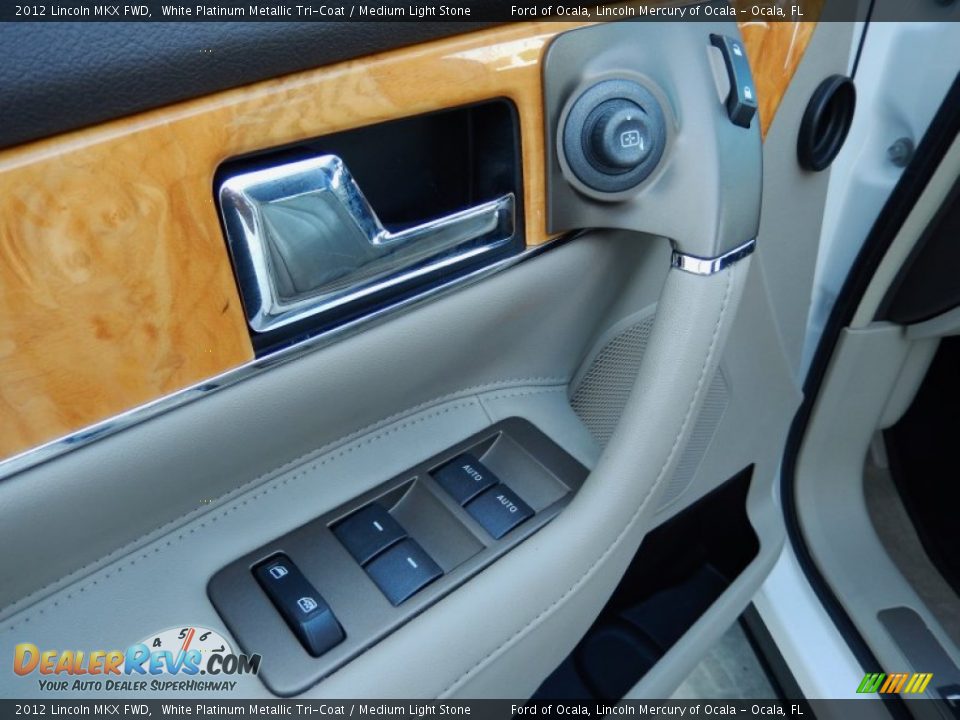 2012 Lincoln MKX FWD White Platinum Metallic Tri-Coat / Medium Light Stone Photo #13