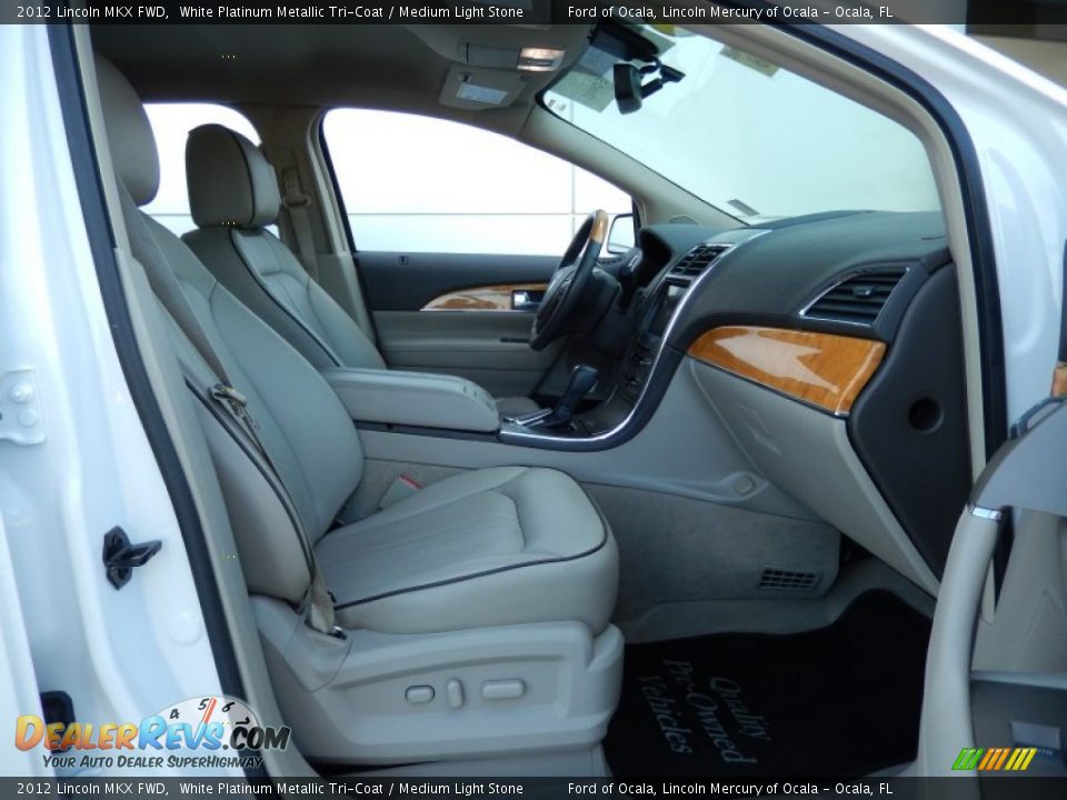 2012 Lincoln MKX FWD White Platinum Metallic Tri-Coat / Medium Light Stone Photo #16