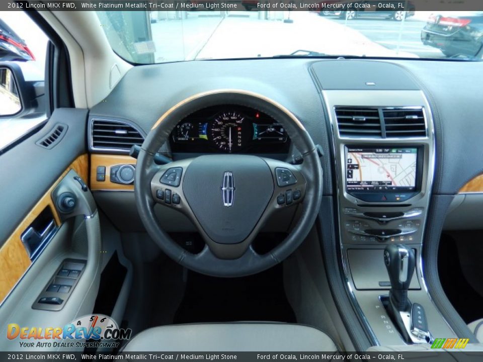 2012 Lincoln MKX FWD White Platinum Metallic Tri-Coat / Medium Light Stone Photo #19