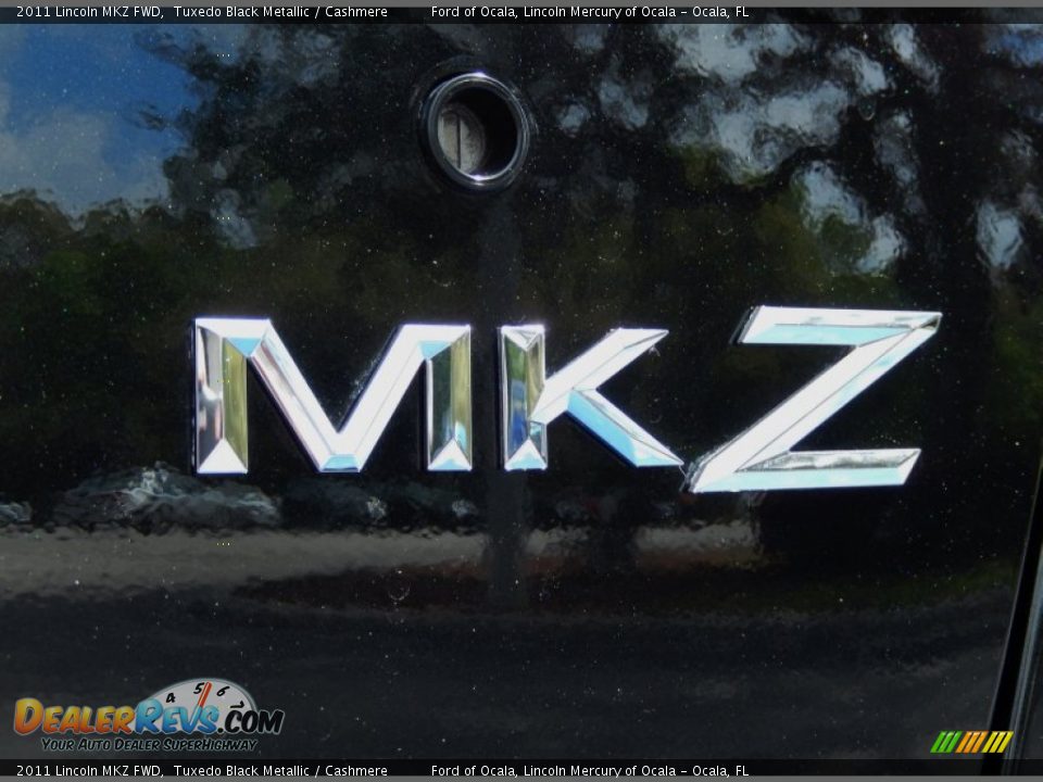 2011 Lincoln MKZ FWD Tuxedo Black Metallic / Cashmere Photo #9