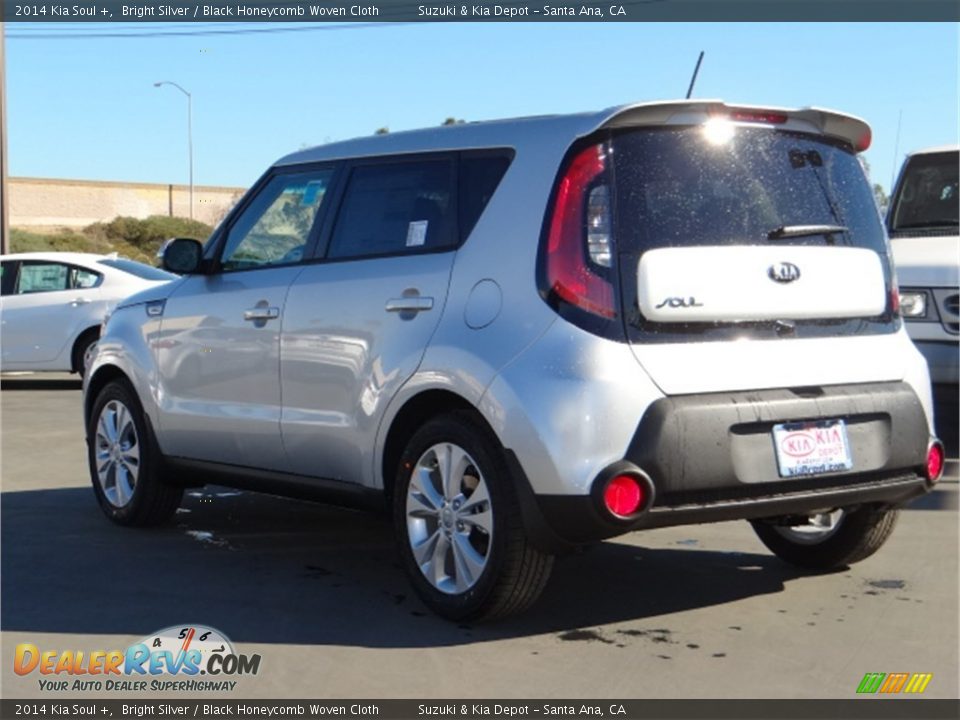 2014 Kia Soul + Bright Silver / Black Honeycomb Woven Cloth Photo #4
