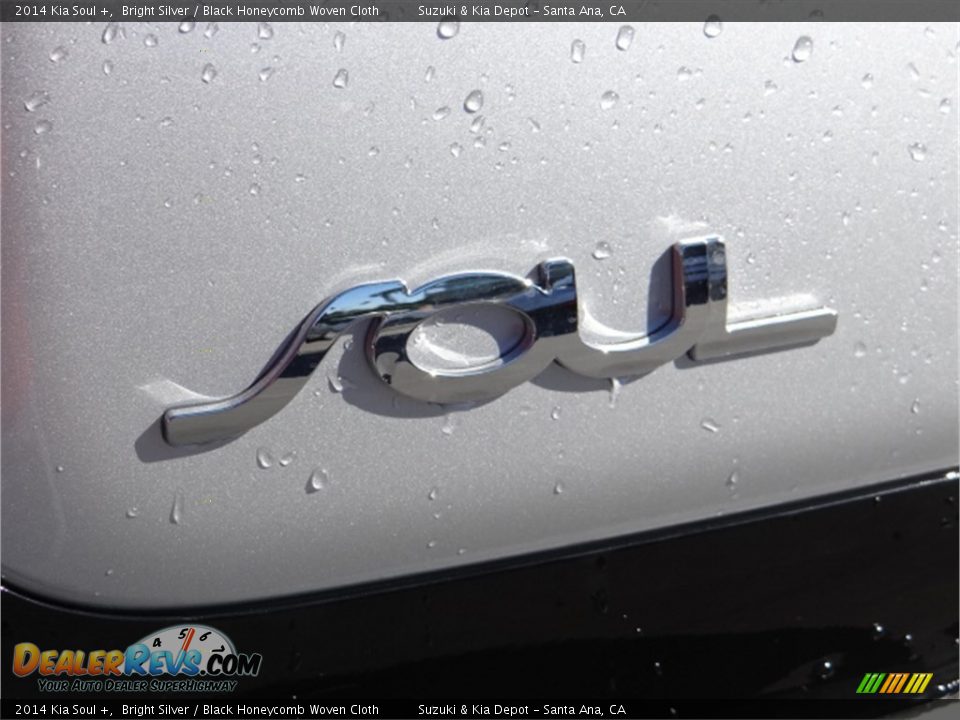 2014 Kia Soul + Bright Silver / Black Honeycomb Woven Cloth Photo #7