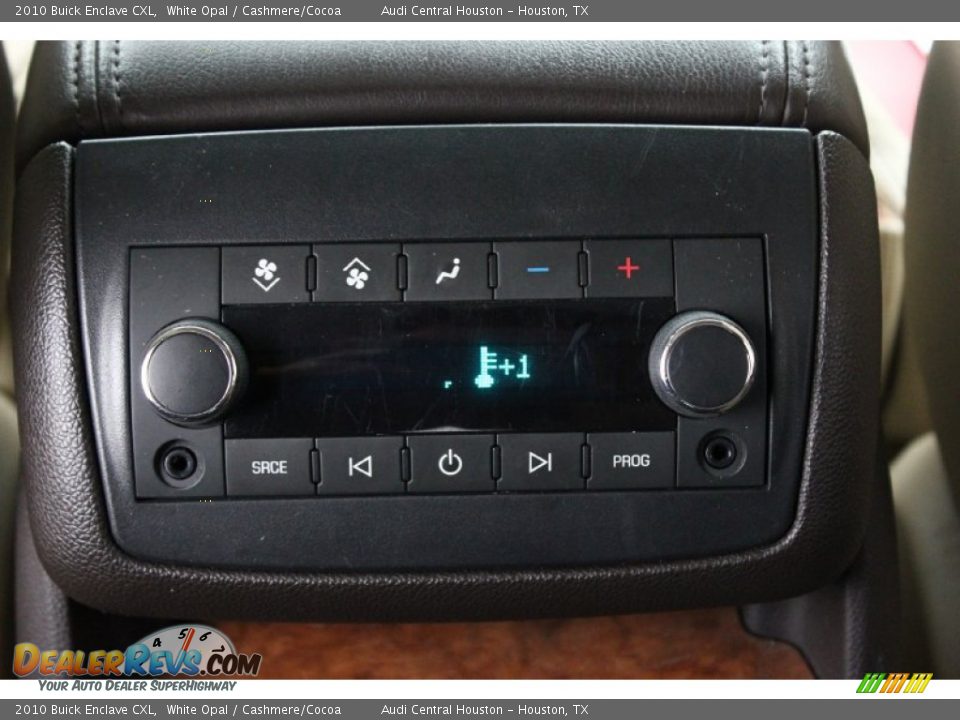 Controls of 2010 Buick Enclave CXL Photo #33