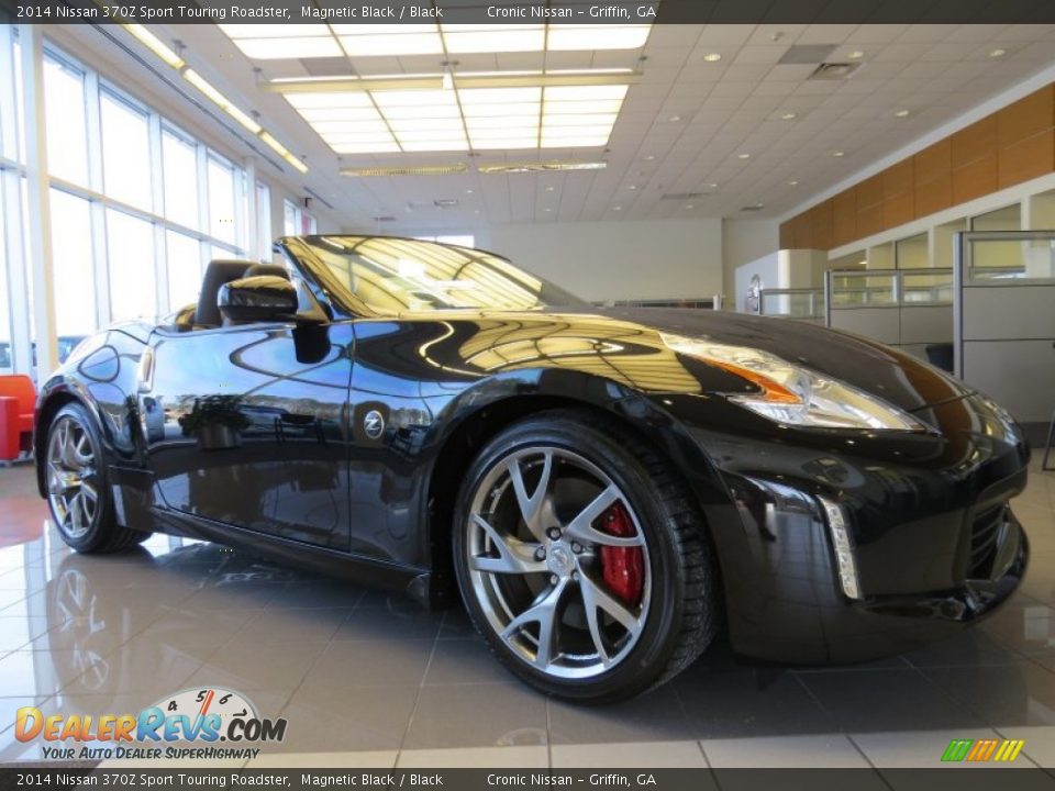 Front 3/4 View of 2014 Nissan 370Z Sport Touring Roadster Photo #4