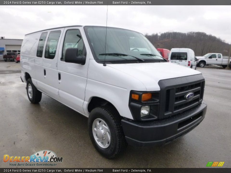 2014 Ford E-Series Van E250 Cargo Van Oxford White / Medium Flint Photo #2
