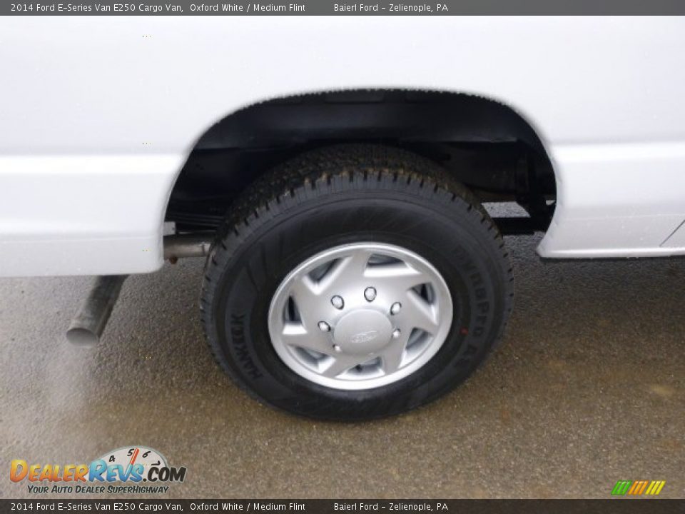 2014 Ford E-Series Van E250 Cargo Van Oxford White / Medium Flint Photo #9