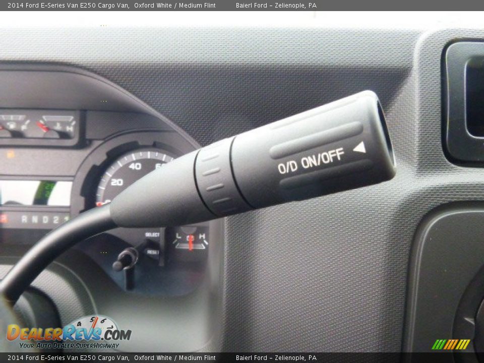 2014 Ford E-Series Van E250 Cargo Van Oxford White / Medium Flint Photo #17