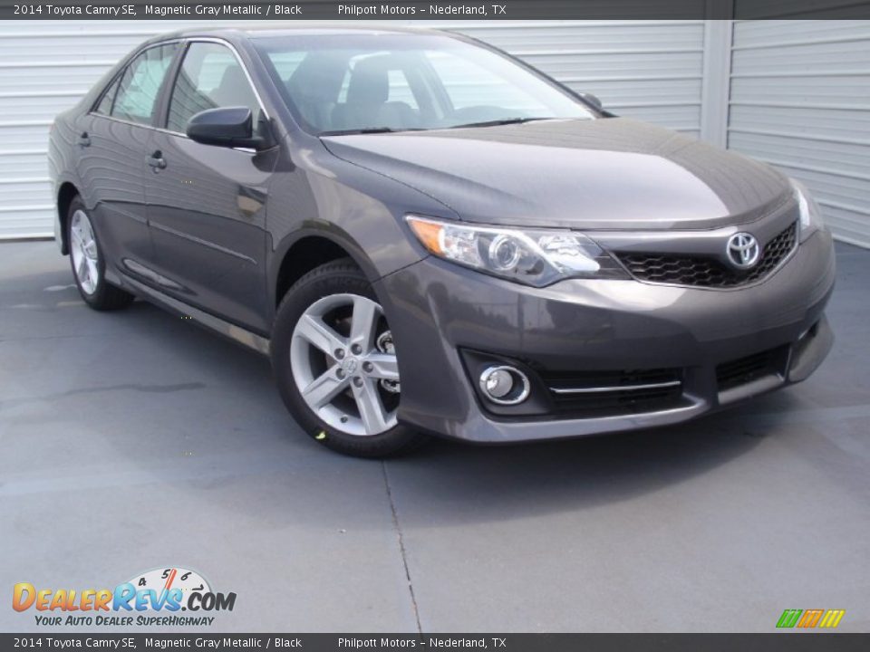 2014 Toyota Camry SE Magnetic Gray Metallic / Black Photo #2