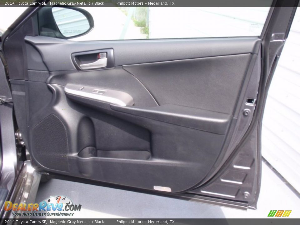 2014 Toyota Camry SE Magnetic Gray Metallic / Black Photo #17