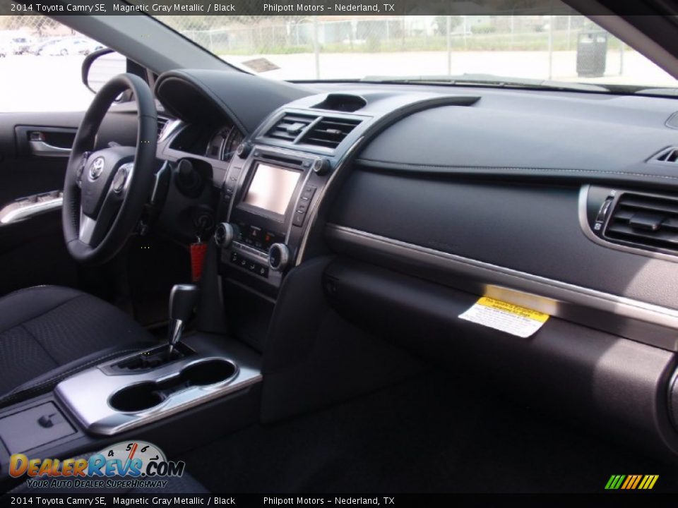 2014 Toyota Camry SE Magnetic Gray Metallic / Black Photo #18
