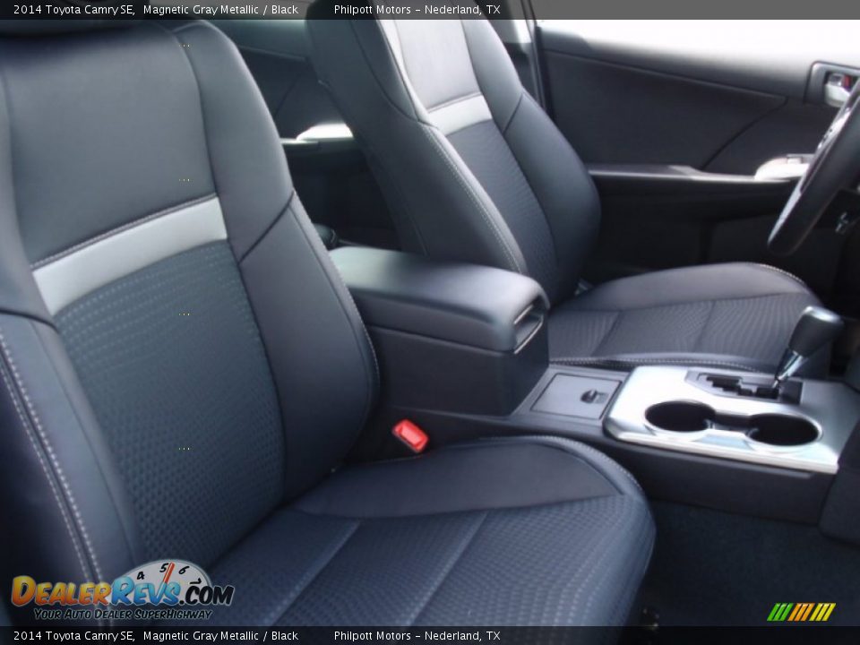2014 Toyota Camry SE Magnetic Gray Metallic / Black Photo #19