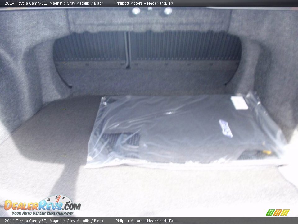 2014 Toyota Camry SE Magnetic Gray Metallic / Black Photo #22