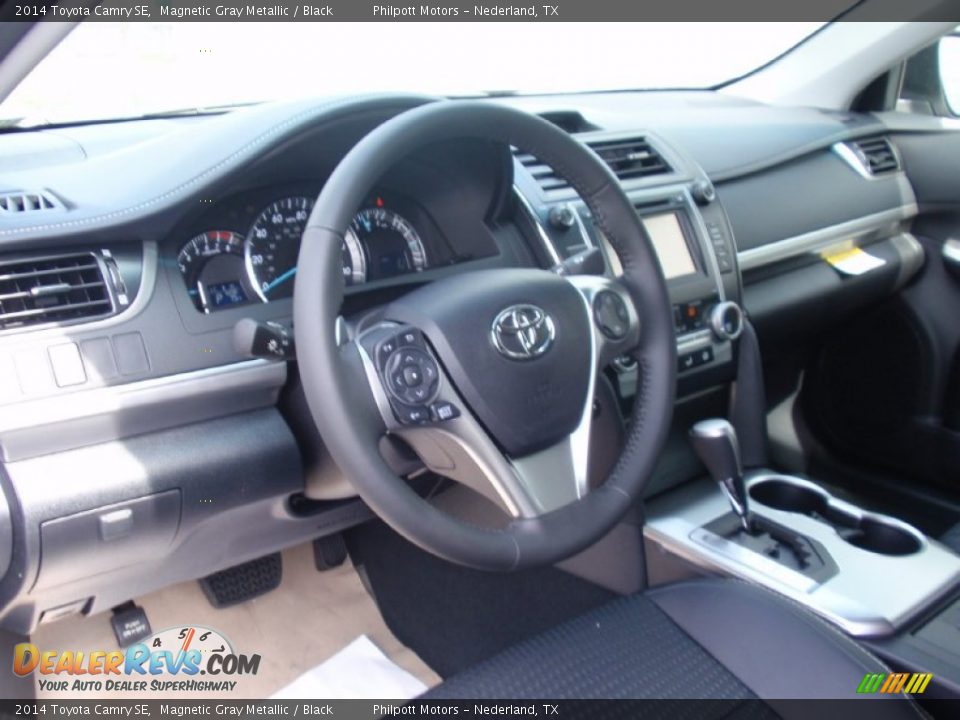 2014 Toyota Camry SE Magnetic Gray Metallic / Black Photo #25