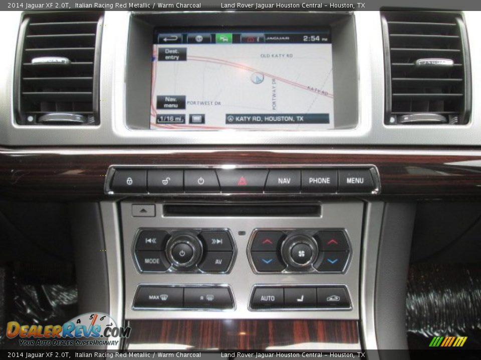 Controls of 2014 Jaguar XF 2.0T Photo #14