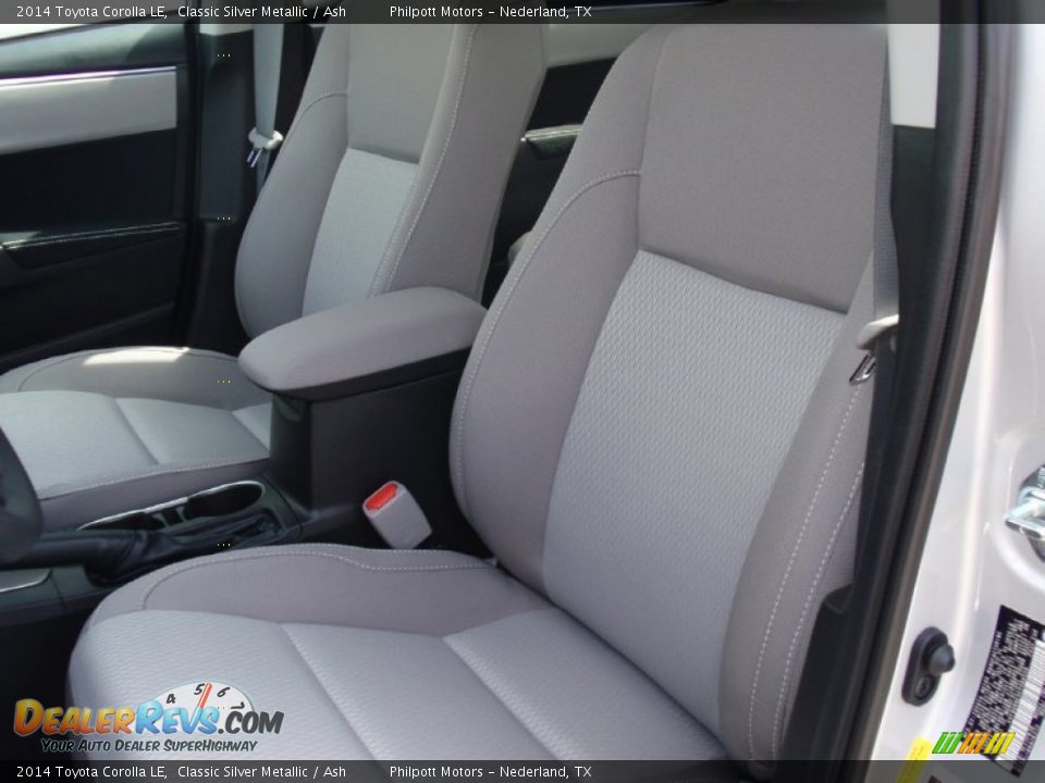 2014 Toyota Corolla LE Classic Silver Metallic / Ash Photo #26