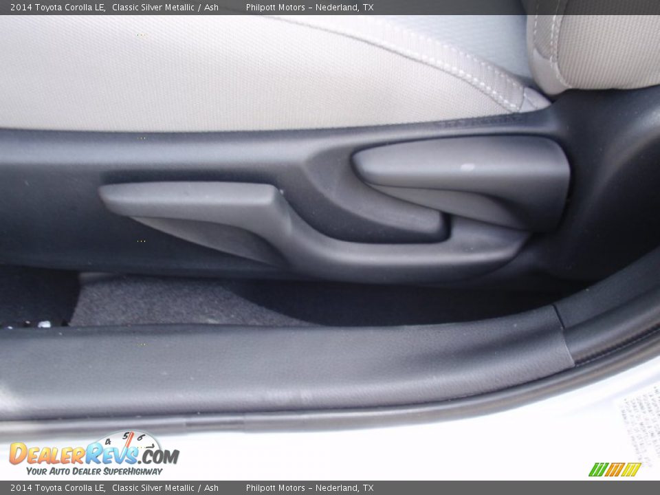 2014 Toyota Corolla LE Classic Silver Metallic / Ash Photo #27