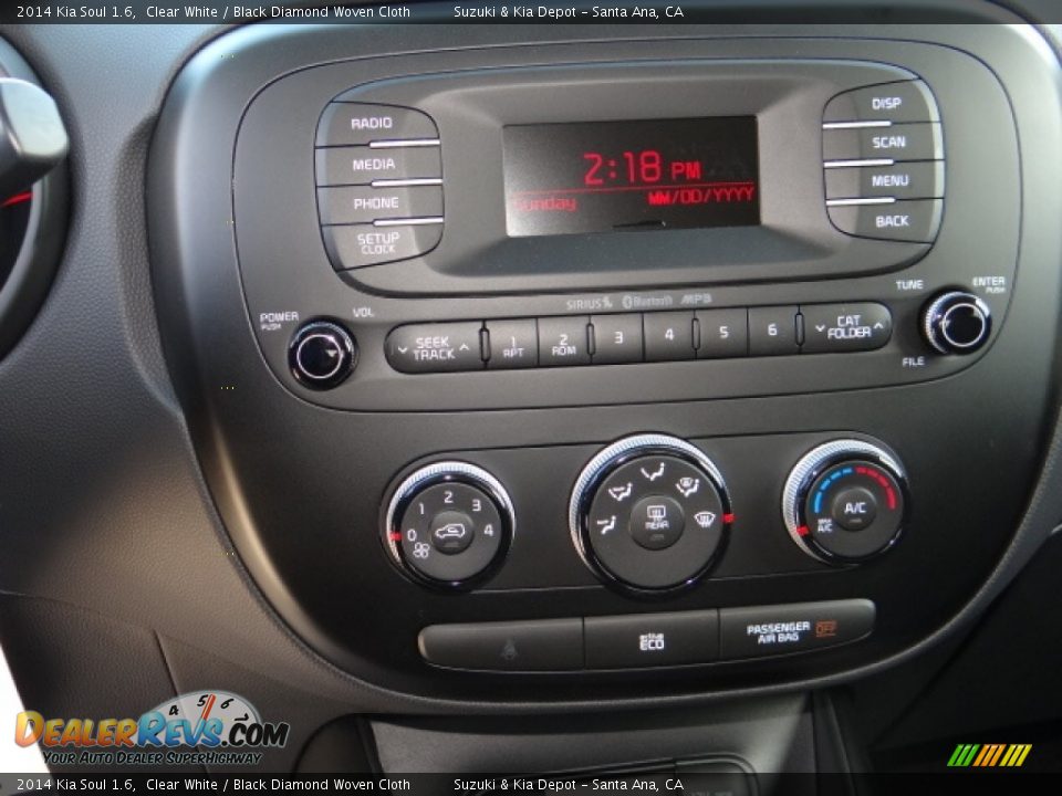 2014 Kia Soul 1.6 Clear White / Black Diamond Woven Cloth Photo #13