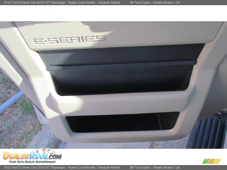 2013 Ford E Series Van E350 XLT Passenger Pueblo Gold Metallic / Medium Pebble Photo #17